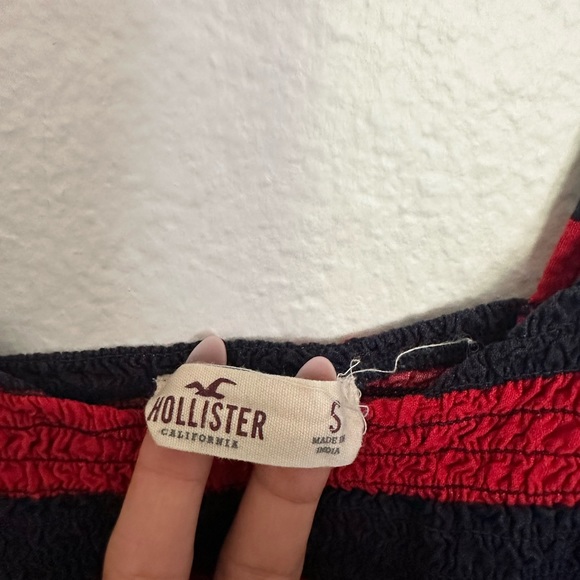 HOLLISTER Cropped Tank 🤍 - Picture 3 of 3